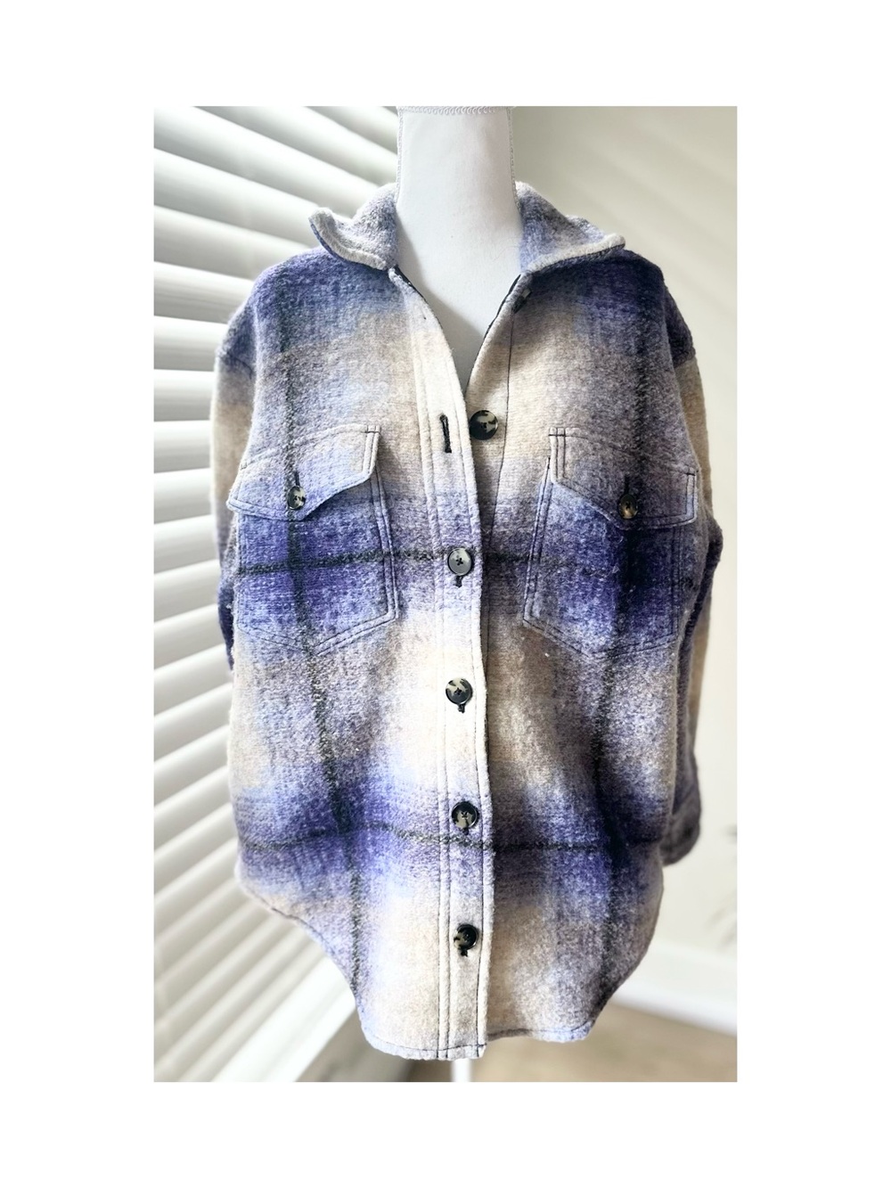 Aritzia Ganna Plaid Shacket in Blue & White Size Medium Like New